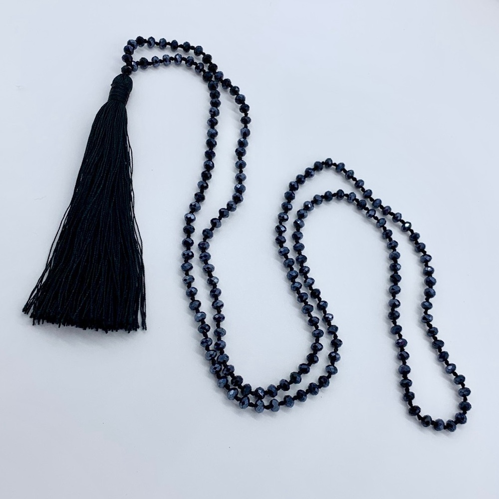 ✨ A beautifully simple but classic black tassel necklace! ✨